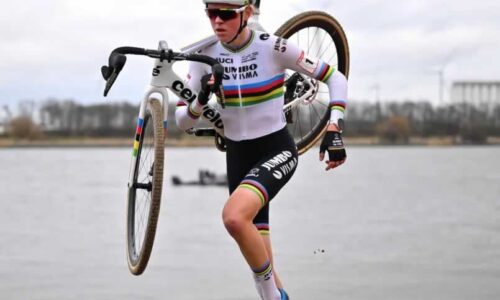 Фем ван Эмпел одерживает 11-ю победу в гонке Кубка мира UCI в Антверпене