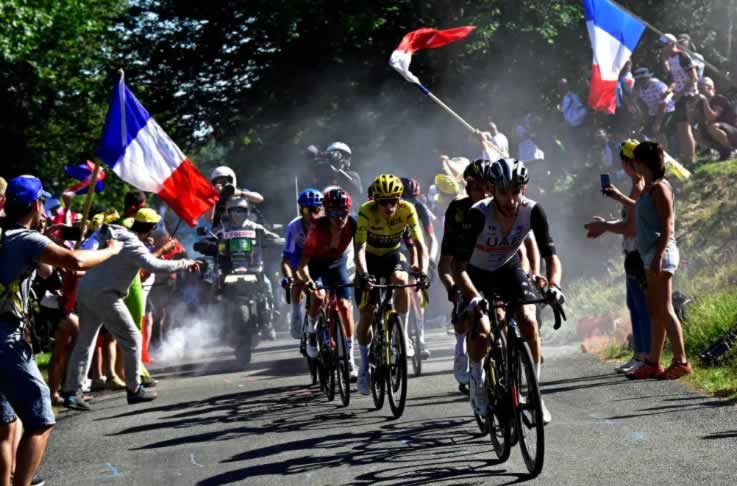 Тур де Франс 2023: Адам Йейтс в гуще событий
