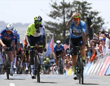 Гонщик Bora-Hansgrohe Сэм Уэлсфорд выиграл 4 этап Тур Даун Андер 2024.