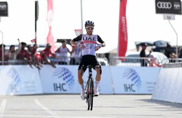 Тур ОАЭ 2023: Йейтс побеждает на вершине Джебель Хафит, занимая третье место в общем зачете