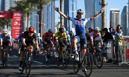 Тим Мерлье (Soudal-Quickstep) побеждает на четвертом этапе Тура ОАЭ 2024