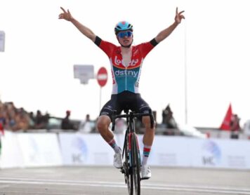 Леннерт Ван Этвельт победил на заключительном этапе Тура ОАЭ и выиграл гонку