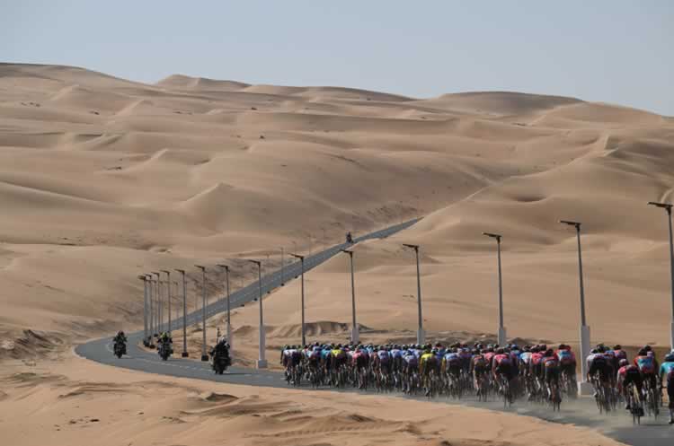 Участники Тура ОАЭ 2024 покоряют дюны Ливы