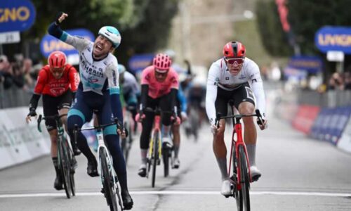 Фил Баухаус празднует победу на третьем этапе в Тиррено-Адриатико 2024