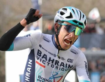 Сантьяго Буйтраго из команды Bahrain Victorious победил на четвертом этапе Париж-Ницца 2024
