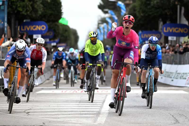 Джонатан Милан (Lidl-Trek) выиграл четвертый этап Тиррено-Адриатико 2024