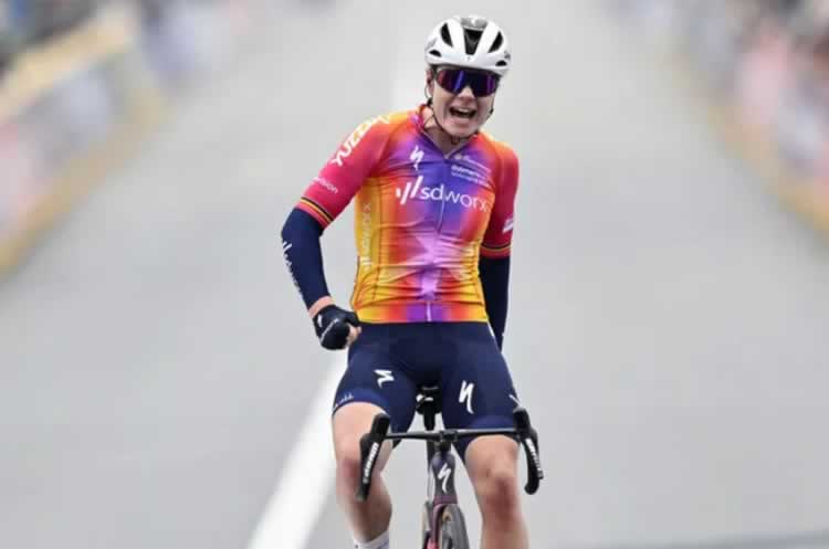 Лотта Копецки (SD Worx) выиграла женский Тур Фландрии 2023 года