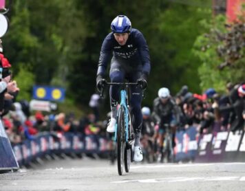 Стиви Уильямс одержал неожиданную победу в La Flèche Wallonne 2024