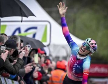 Касия Нивиадома победила в гонке La Flèche Wallonne Femmes 2024