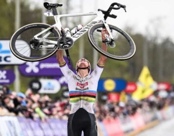 Матье Ванн дер Поэль побеждает на Туре Фландрии 2024 года
