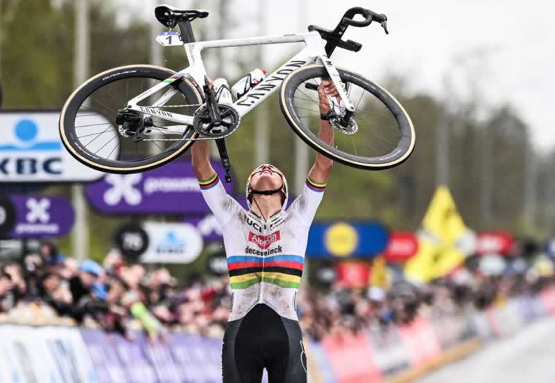 Матье Ванн дер Поэль побеждает на Туре Фландрии 2024 года