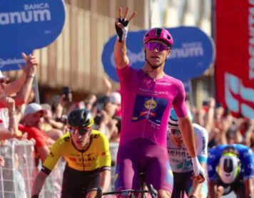 Джиро д'Италия 2024: Джонатан Милан (Lidl-Trek) выигрывает 13-й этап в Ченто и одерживает свою третью победу на Гранд-туре в этом году