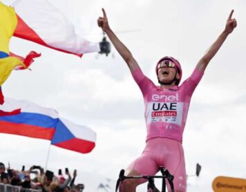 Тадей Погачар выиграл королевский 15 этап Джиро д'Италия 2024
