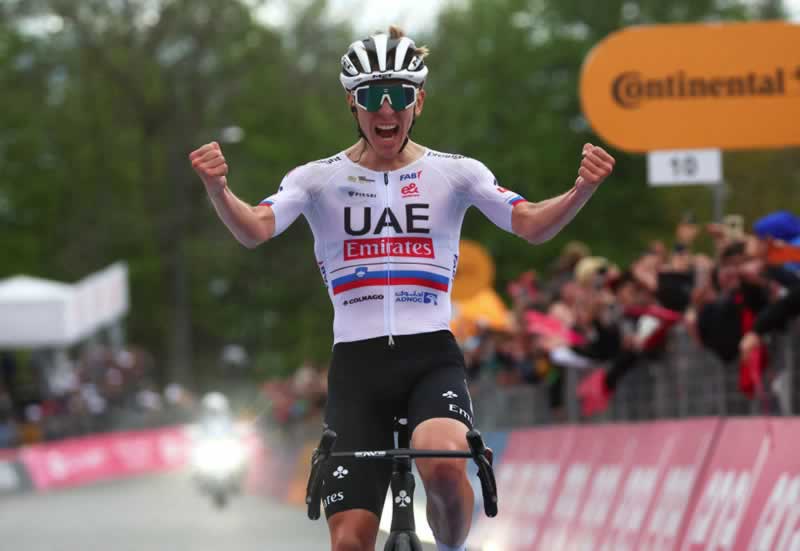 Тадей Погачар победил на втором этапе "Джиро д'Италия 2024"