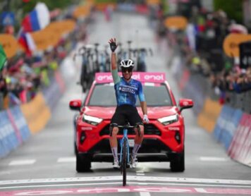 Андреа Вендраме одержал победу на 19-м этапе в Саппаде
