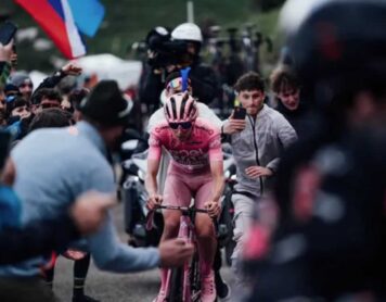 Тадей Погачар (UAE Team Emirates) одерживает победу на заключительном горном этапе «Джиро д'Италия 2024»