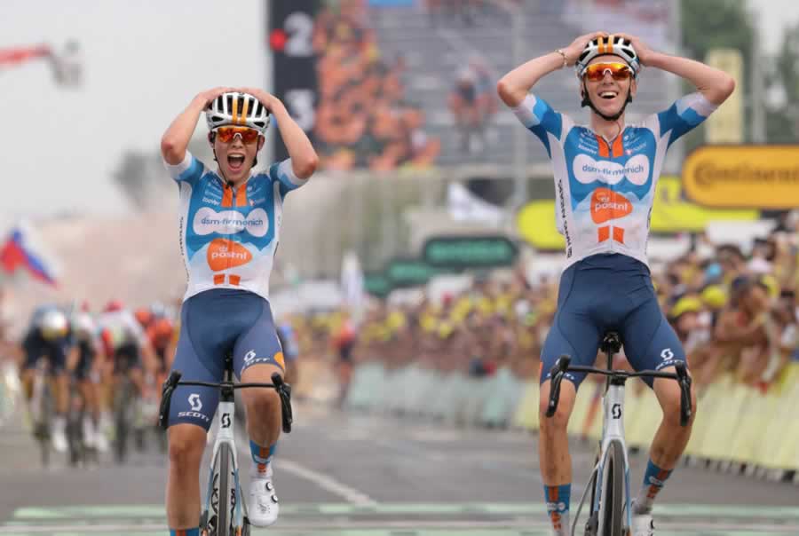 Тур де Франс: Франк ван ден Брук и Ромен Барде помешали спринтерам на первом этапе