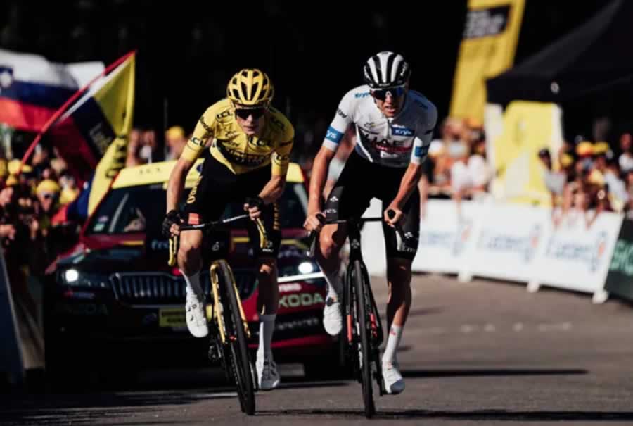 Йонас Вингегард и Тадей Погачар на "Тур де Франс" 2023 года