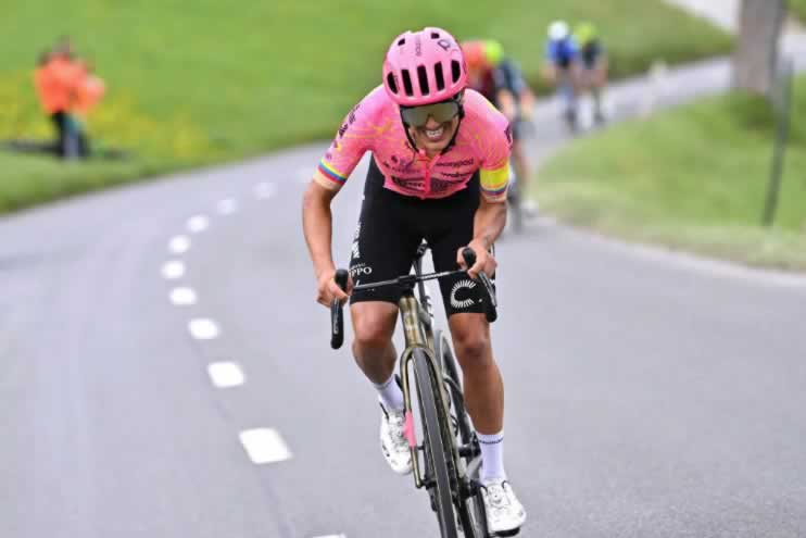 Ричард Карапаз (EF Education-EasyPost) отказался от последней гонки перед Тур де Франс из-за травмы головы