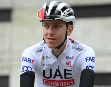 Тадей Погакар из команды UAE Team Emirates перед началом гонки Grand Prix Cycliste de Québec, в которой он занял седьмое место