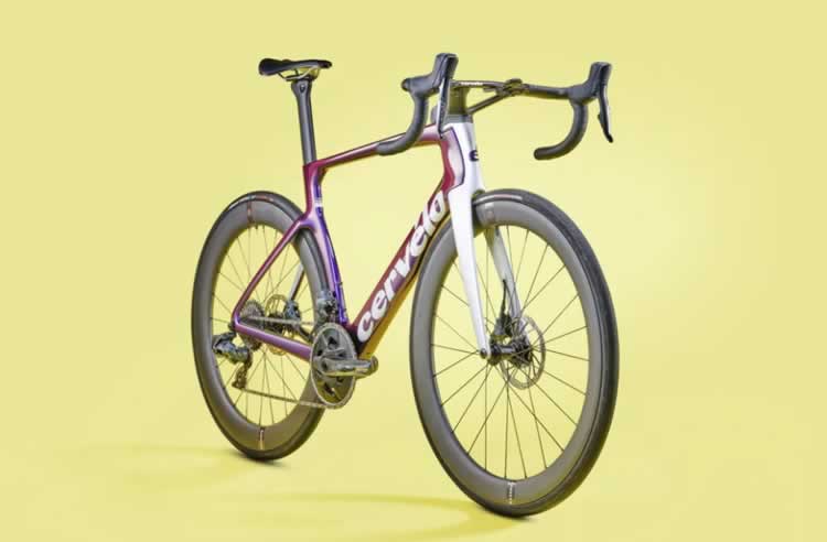 Cervélo S5 сочетает в себе быструю, аэродинамическую езду с комфортом и управляемостью.